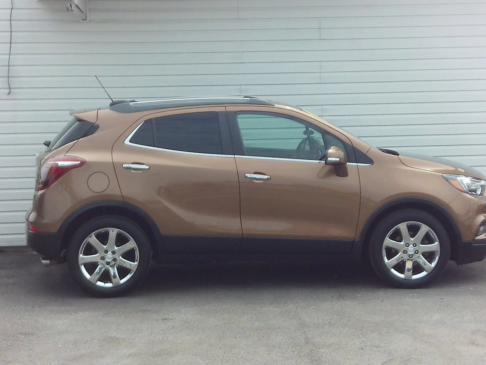 Used 2017 Buick Encore Essence w/ Experience Buick Package FWD image 10