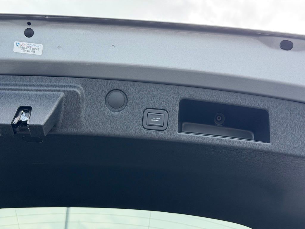 Used 2025 Chevrolet Equinox ACTIV w/ Convenience Package III image 43