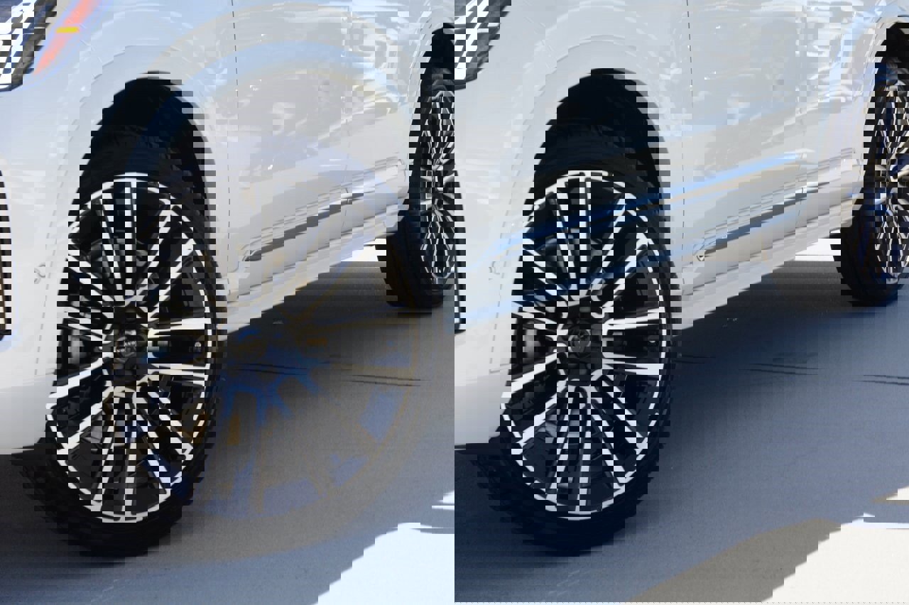 New 2026 Volvo XC90 B6 Plus image 7