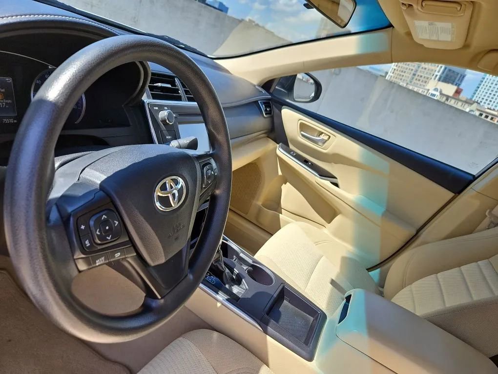 Used 2017 Toyota Camry LE image 20
