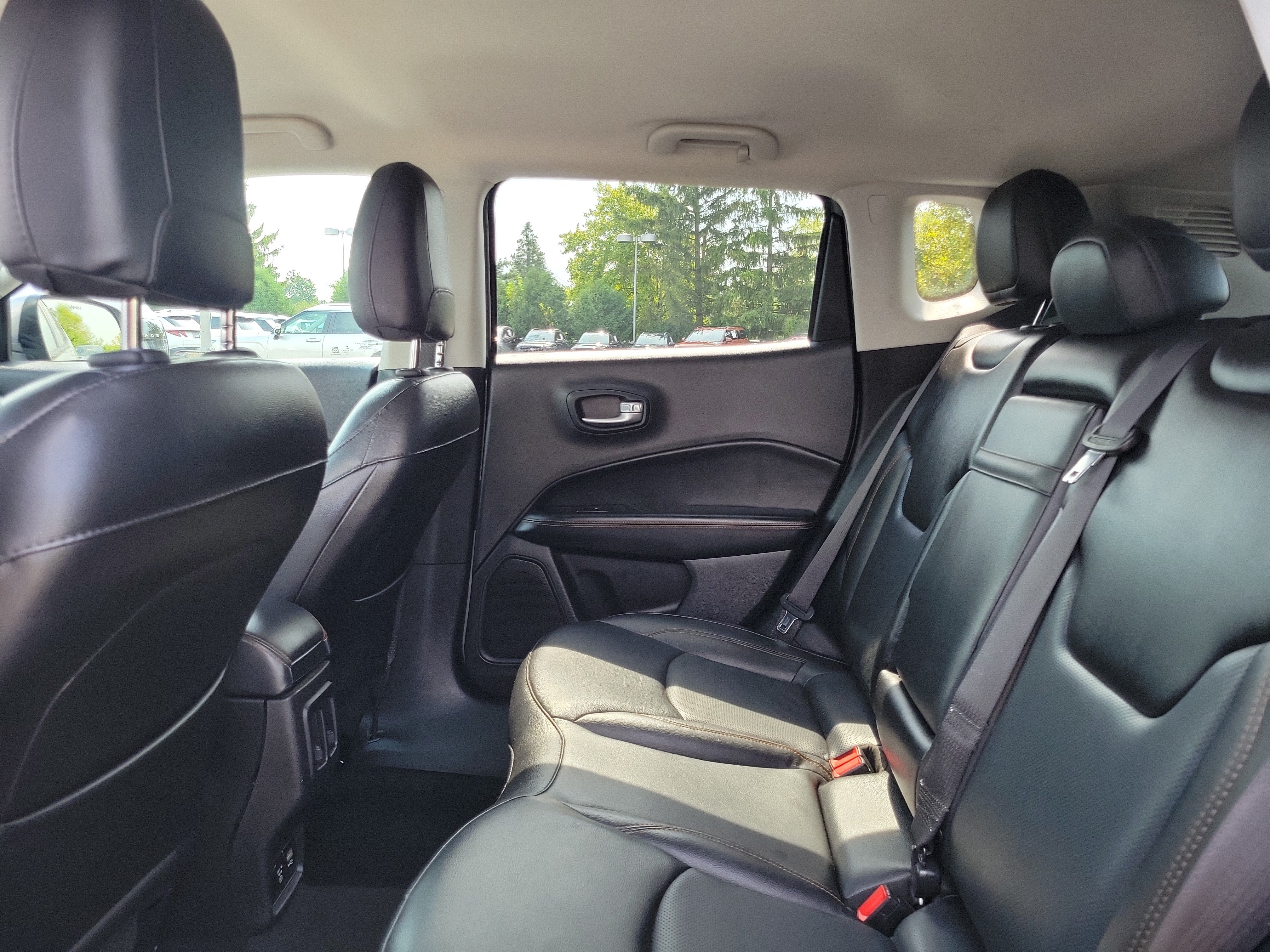 Used 2019 Jeep Compass Limited AWD/4WD image 11