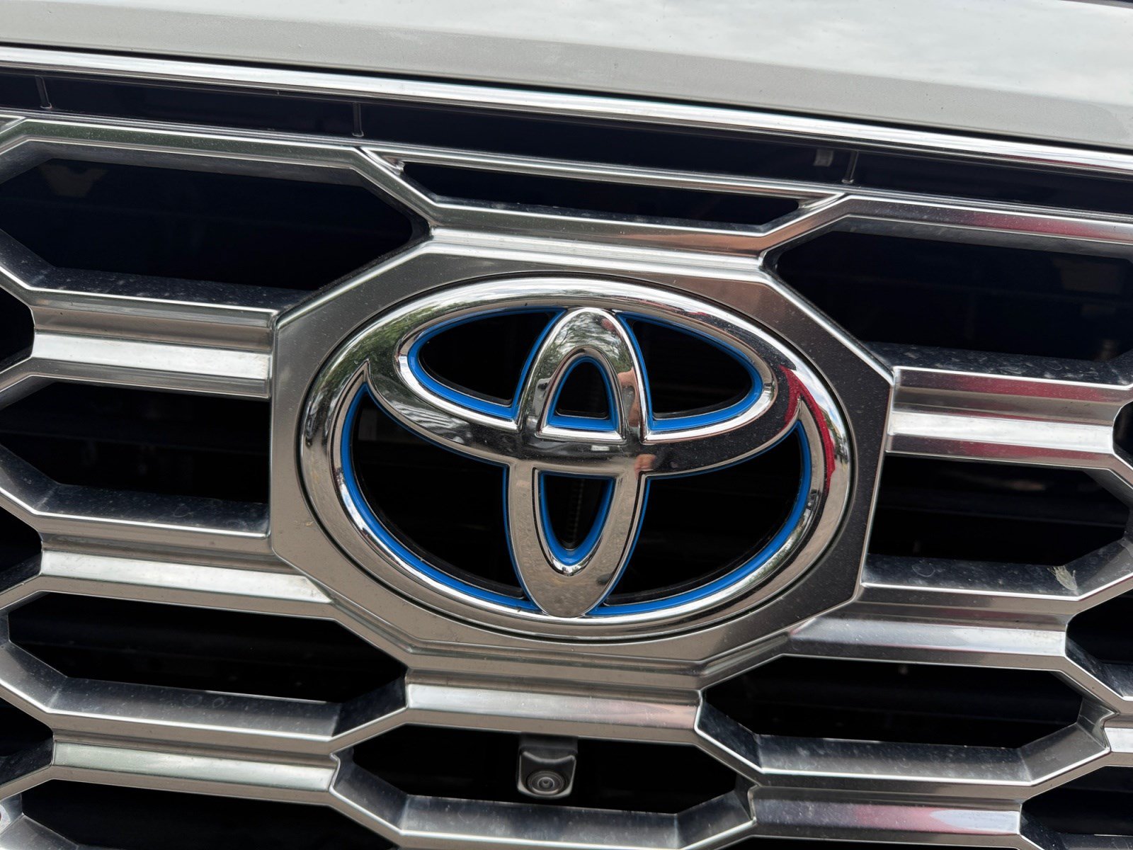 Used 2024 Toyota Sequoia Capstone AWD/4WD image 22