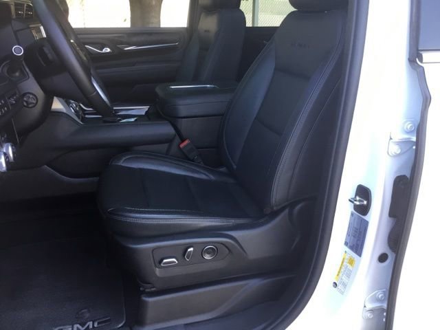 Used 2024 GMC Yukon XL Denali AWD/4WD image 18
