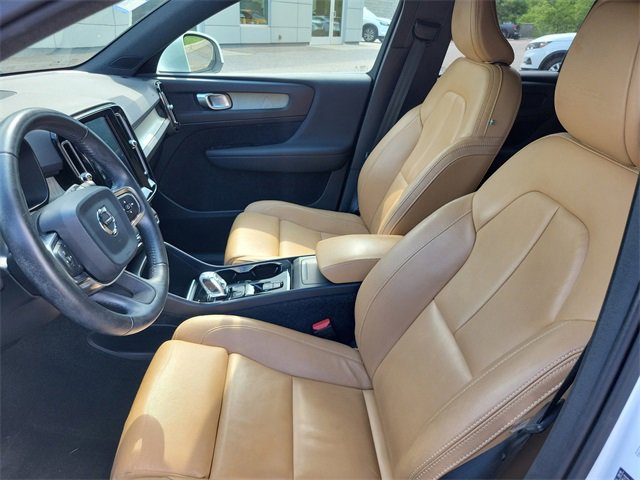 Used 2019 Volvo XC40 T5 Inscription image 5