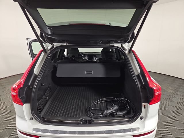 Used 2022 Volvo XC60 T8 R-Design w/ Advanced Package AWD/4WD image 30