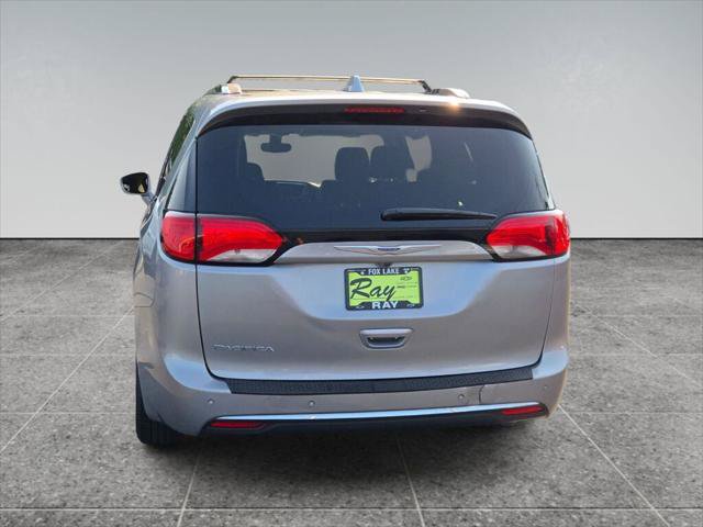 Certified 2020 Chrysler Pacifica Touring-L FWD image 16