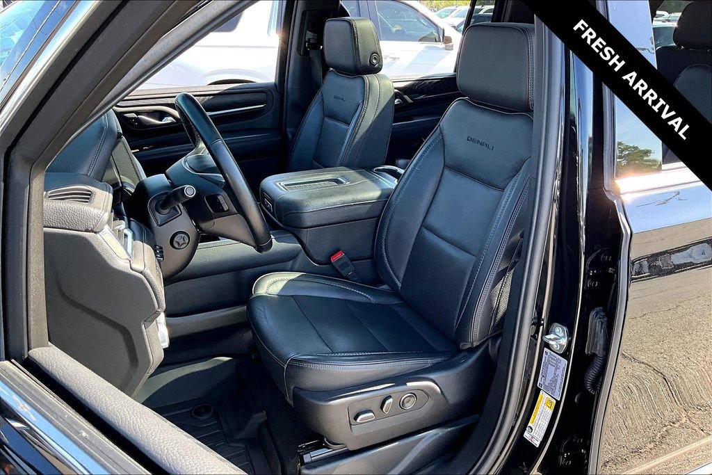 Used 2023 GMC Yukon XL Denali AWD/4WD image 21