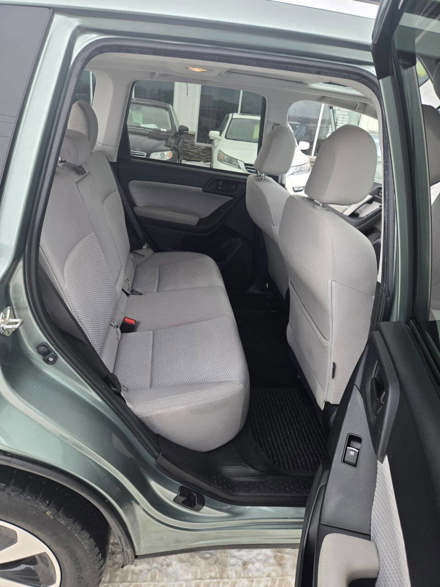 Used 2017 Subaru Forester 2.5i Premium w/ All-Weather Package image 23