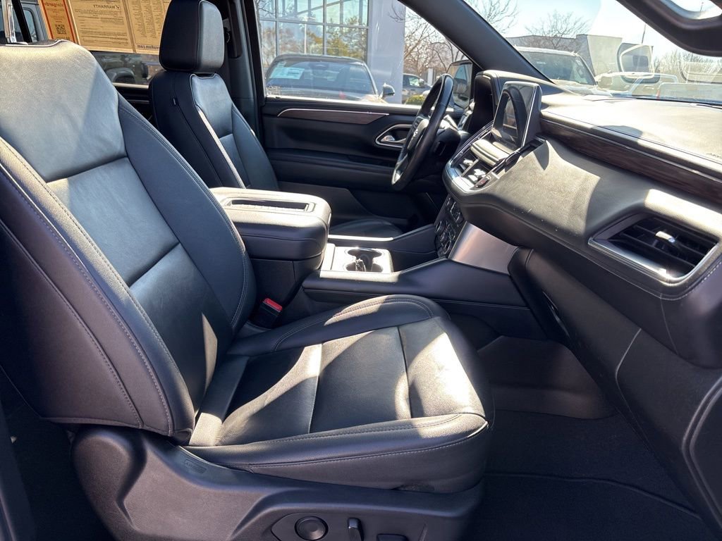 Used 2022 Chevrolet Tahoe Z71 w/ Luxury Package AWD/4WD image 60