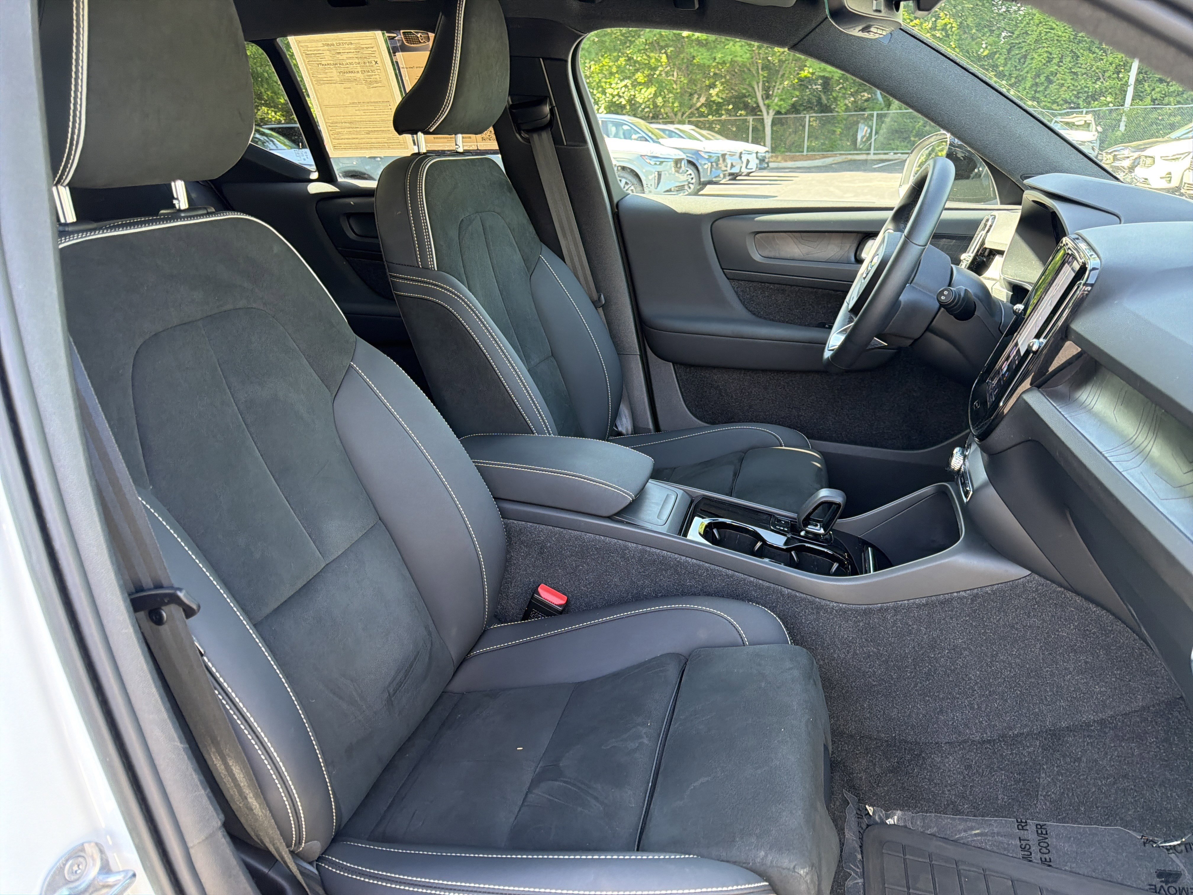 Certified 2023 Volvo XC40 Recharge Plus w/ Protection Package Premier AWD/4WD image 35