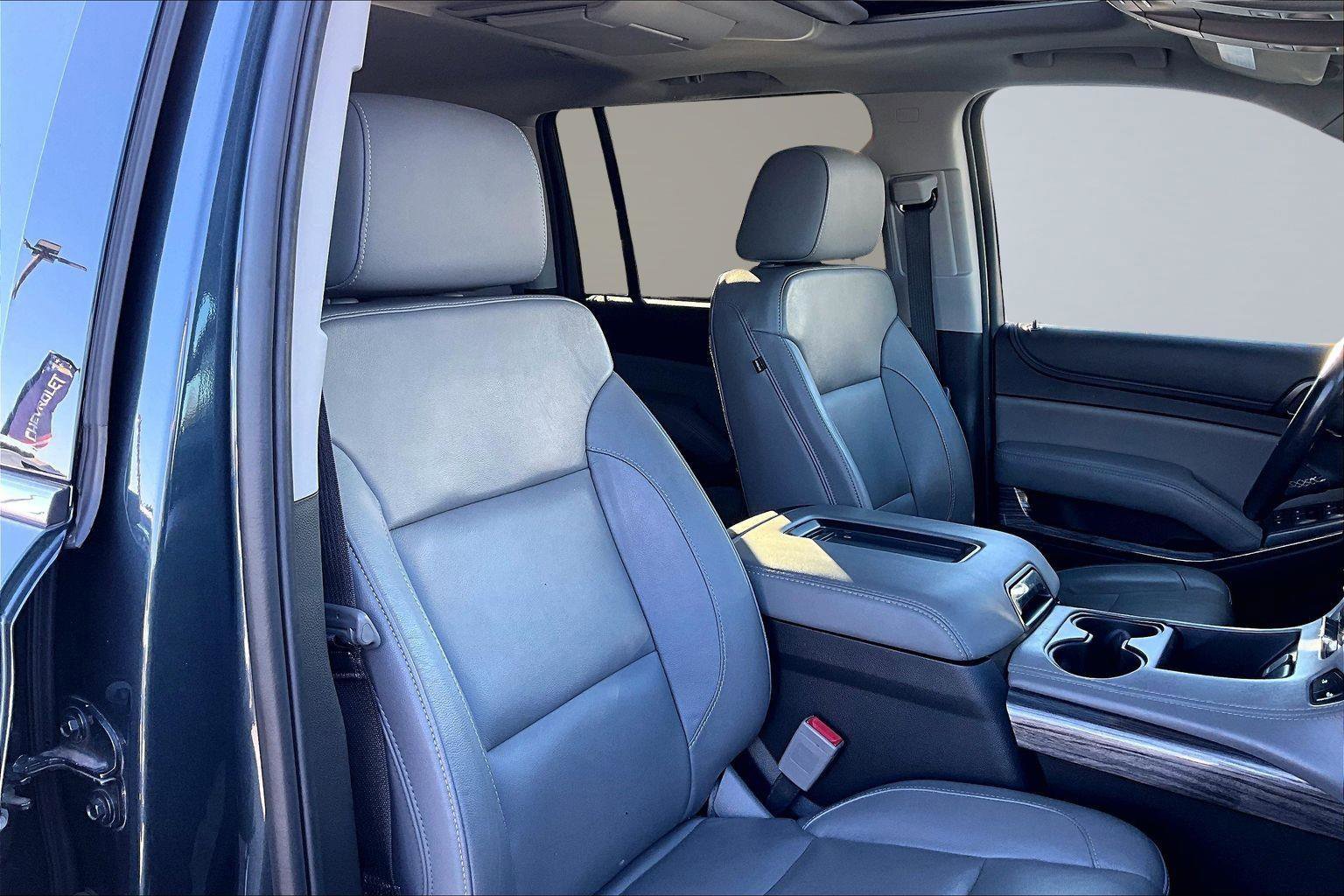 Used 2019 Chevrolet Suburban LT image 19