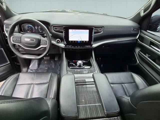 Used 2022 Jeep Wagoneer Series II AWD/4WD image 28