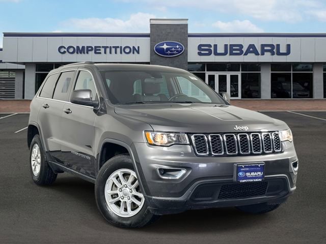 Used 2020 Jeep Grand Cherokee Laredo image 1