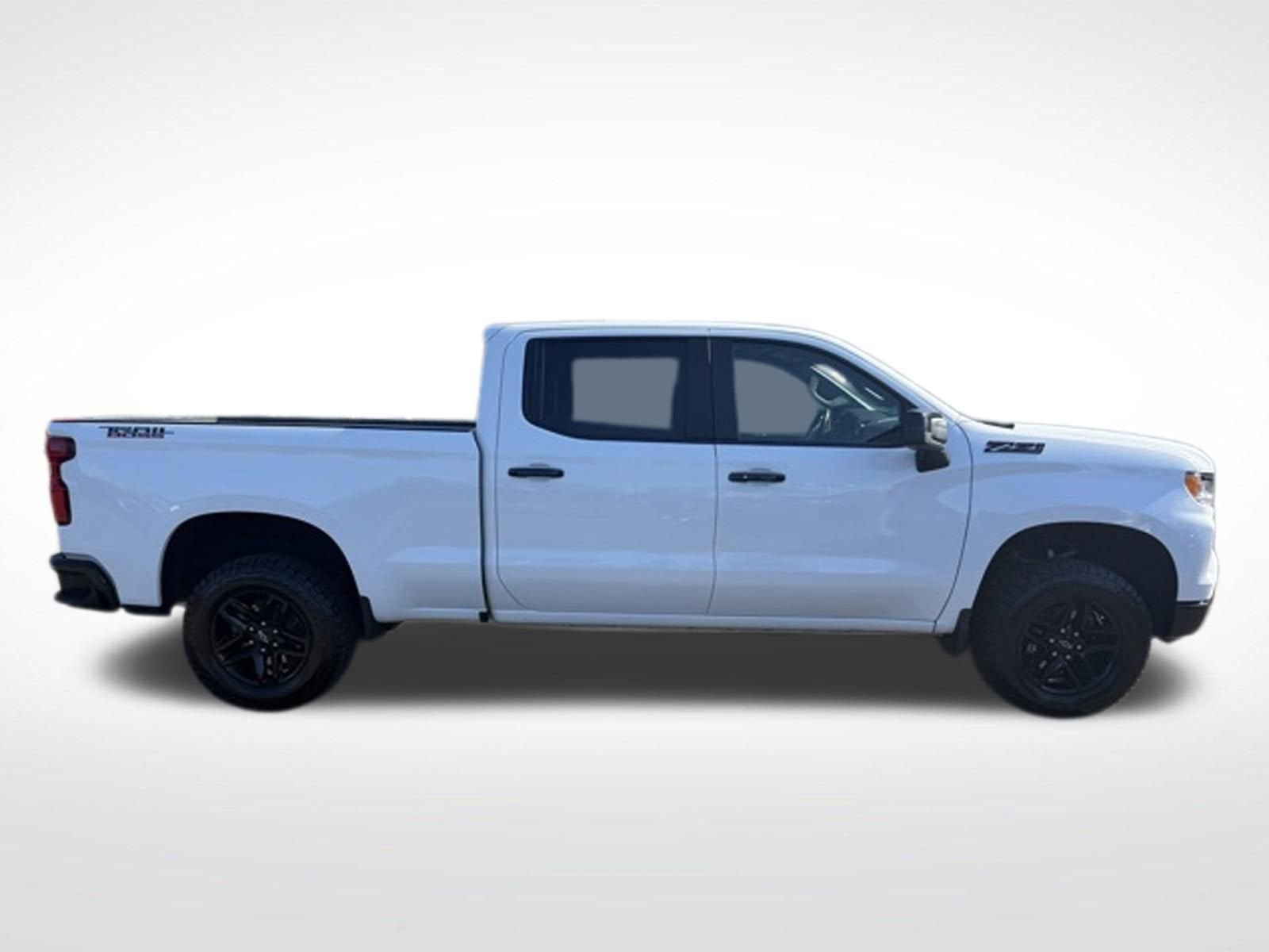 Used 2023 Chevrolet Silverado 1500 LT Trail Boss w/ LPO, Dark Essentials Package AWD/4WD image 2