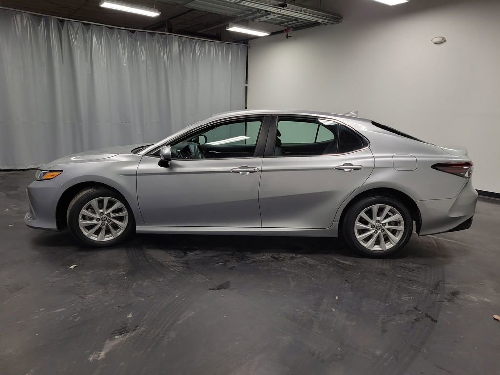 Used 2023 Toyota Camry LE image 5