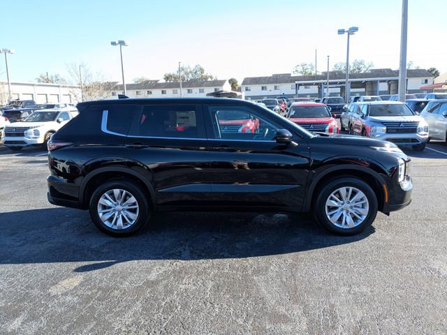 New 2025 Mitsubishi Outlander ES image 5