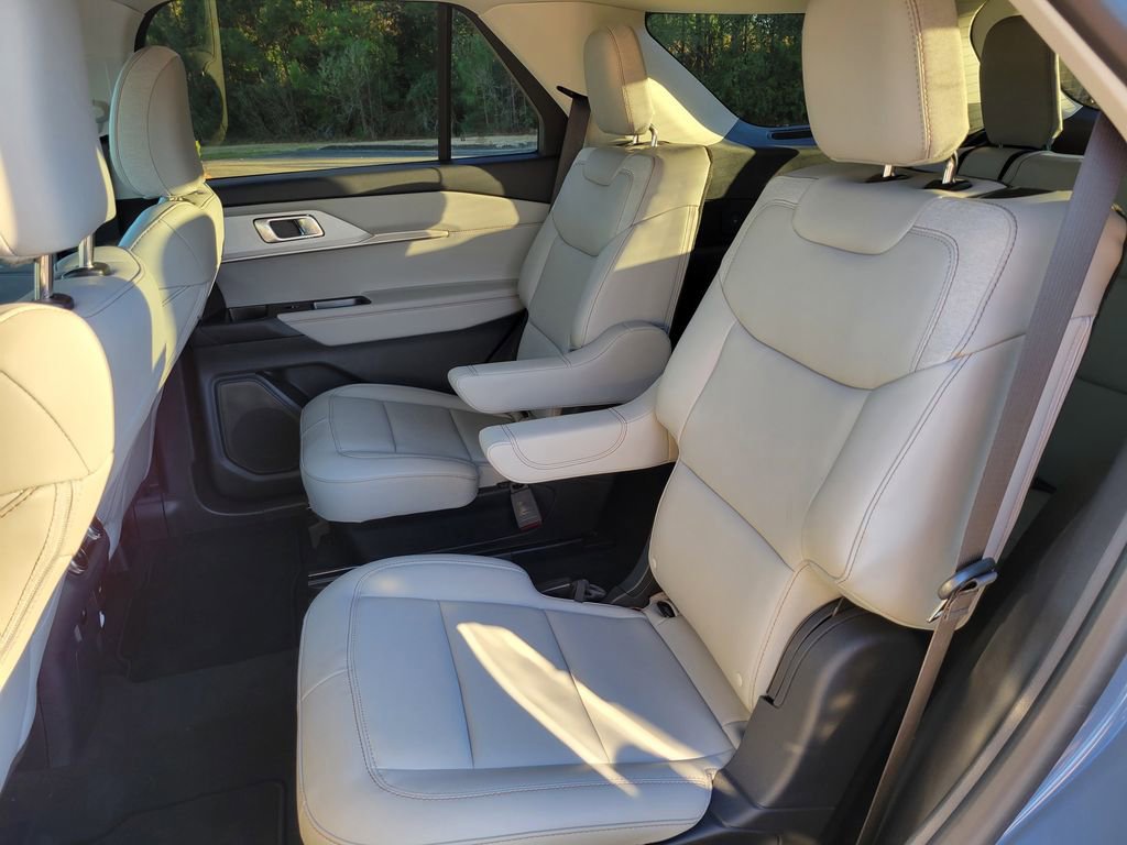 Certified 2025 Ford Explorer Active w/ Active Comfort Package image 15