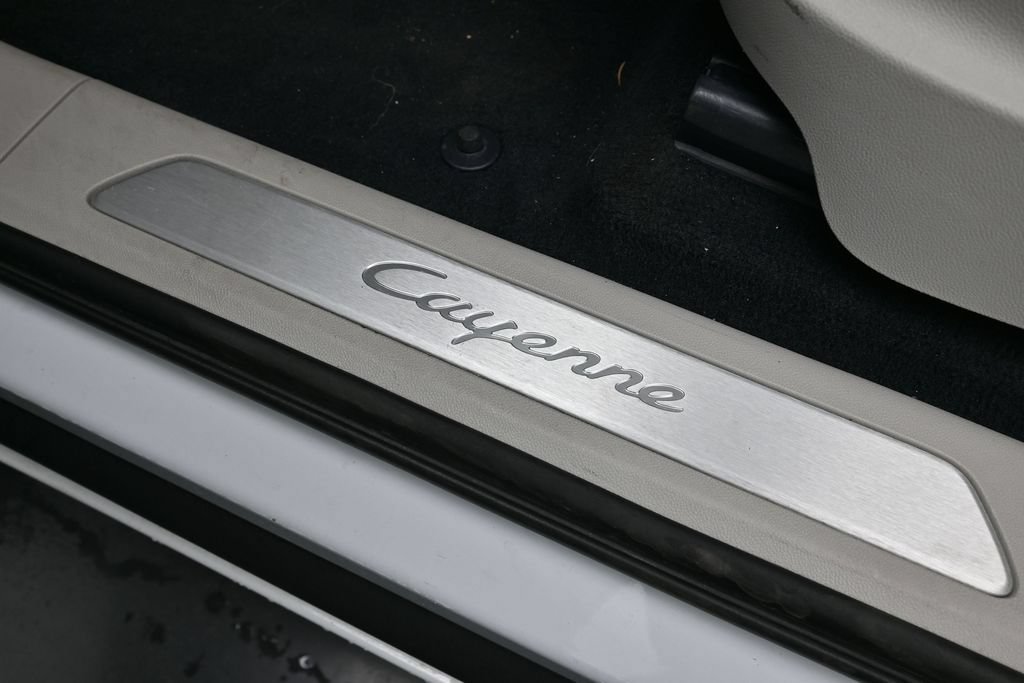 Certified 2023 Porsche Cayenne AWD/4WD image 14