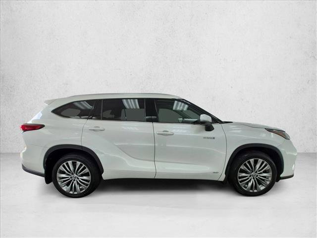 Used 2021 Toyota Highlander Platinum AWD/4WD image 4