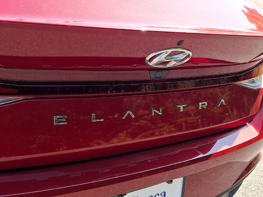 Used 2023 Hyundai Elantra SEL w/ Convenience Package FWD image 30