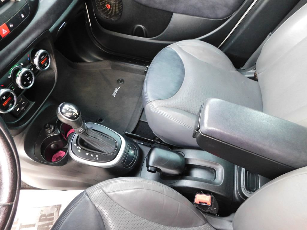Used 2014 FIAT 500L Lounge FWD image 32