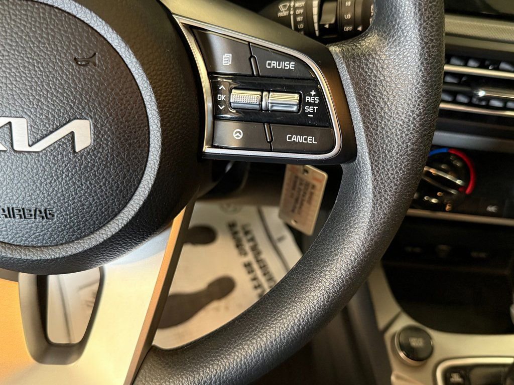 Used 2023 Kia Seltos LX AWD/4WD image 11