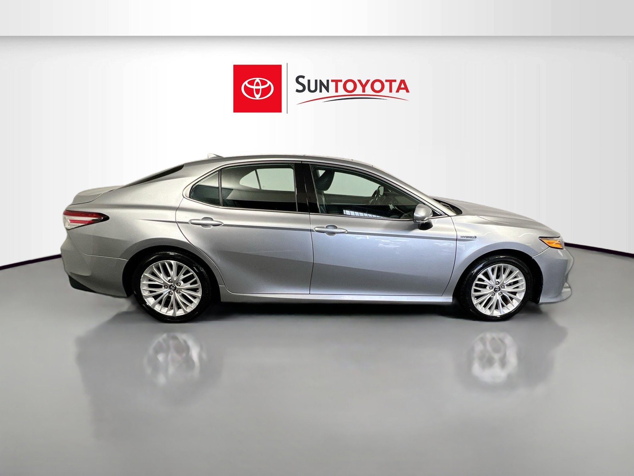 Used 2019 Toyota Camry XLE w/ Driver Assist Package image 2