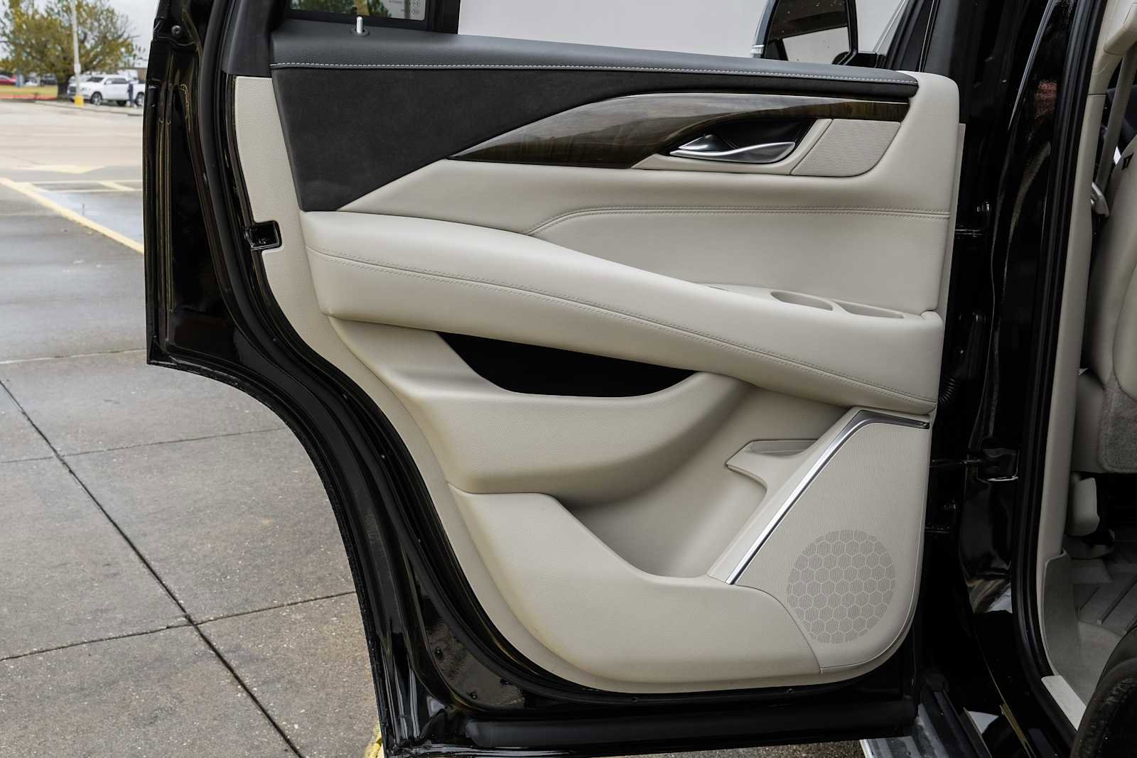 Used 2019 Cadillac Escalade Luxury image 51