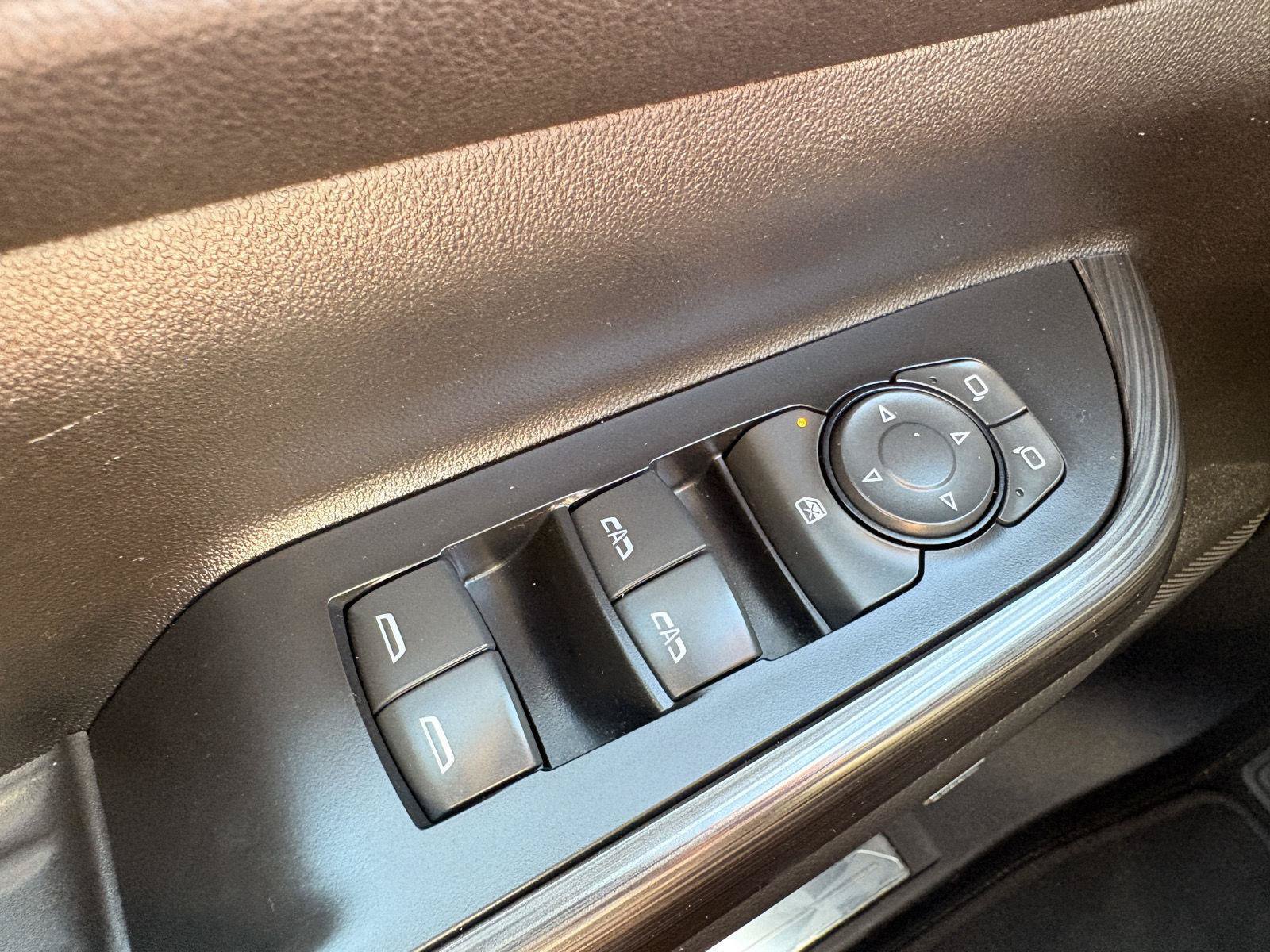Used 2023 GMC Acadia SLT AWD/4WD image 40