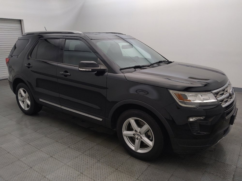 Used 2018 Ford Explorer XLT w/ Equipment Group 201A FWD image 11