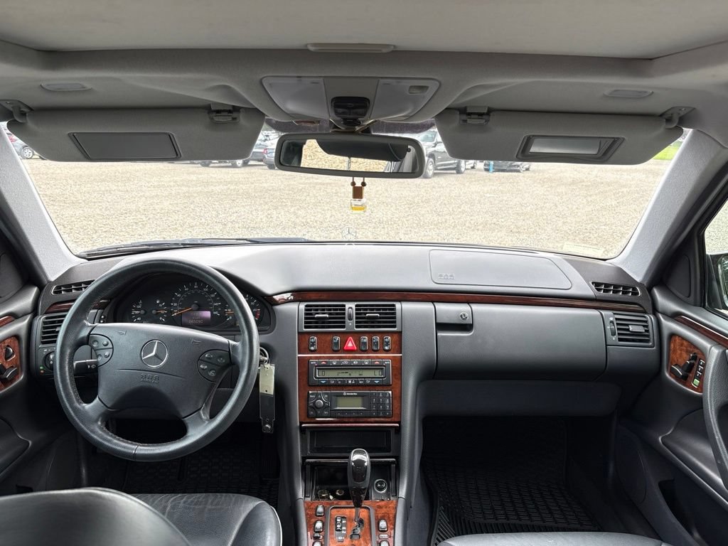 Used 2002 Mercedes-Benz E 320 4MATIC Sedan image 19