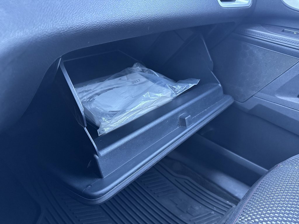 Used 2017 Chevrolet Equinox LT w/ Convenience Package image 20