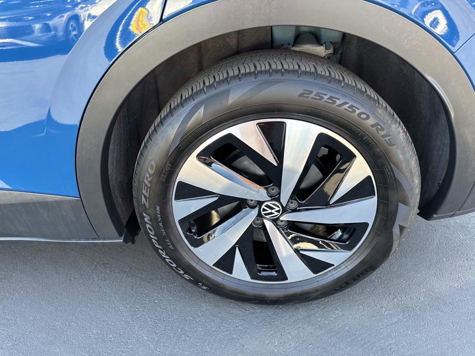 Certified 2025 Volkswagen ID.4 Pro image 6