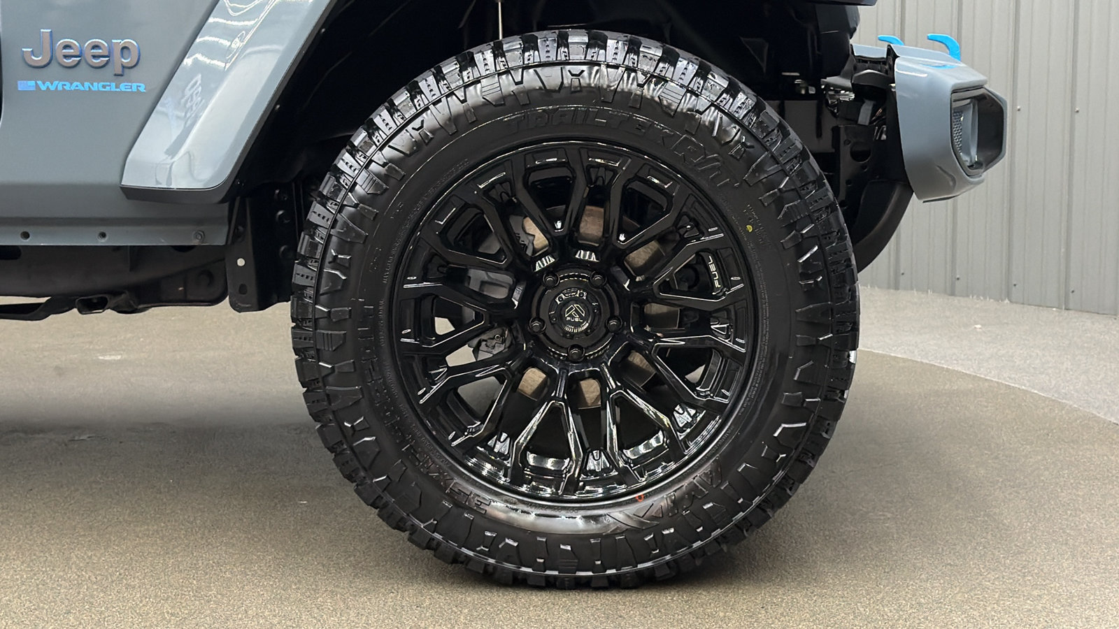 Used 2024 Jeep Wrangler Unlimited w/ Convenience Group AWD/4WD image 9