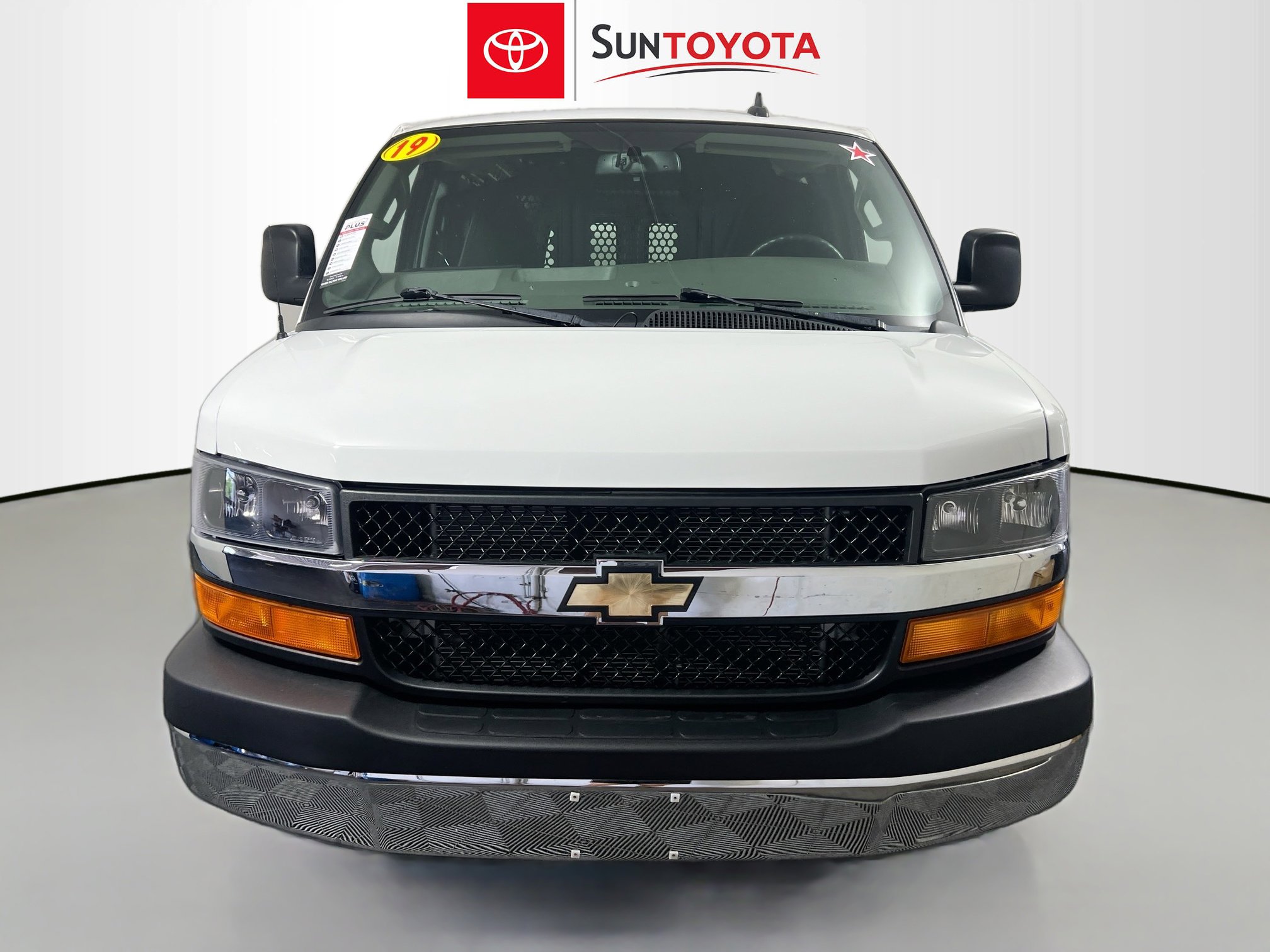 Used 2019 Chevrolet Express 2500 w/ Driver Convenience Package RWD image 10