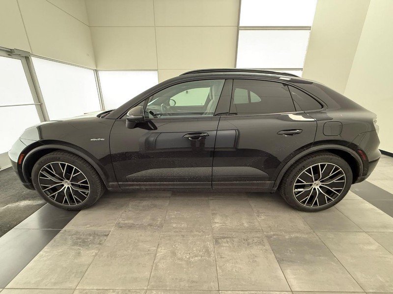 New 2026 Porsche Macan 4 Electric AWD/4WD image 2