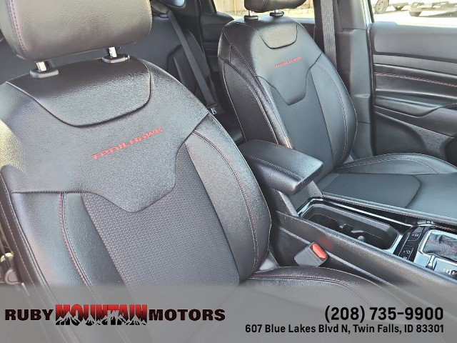 Used 2025 Jeep Compass Trailhawk AWD/4WD image 35