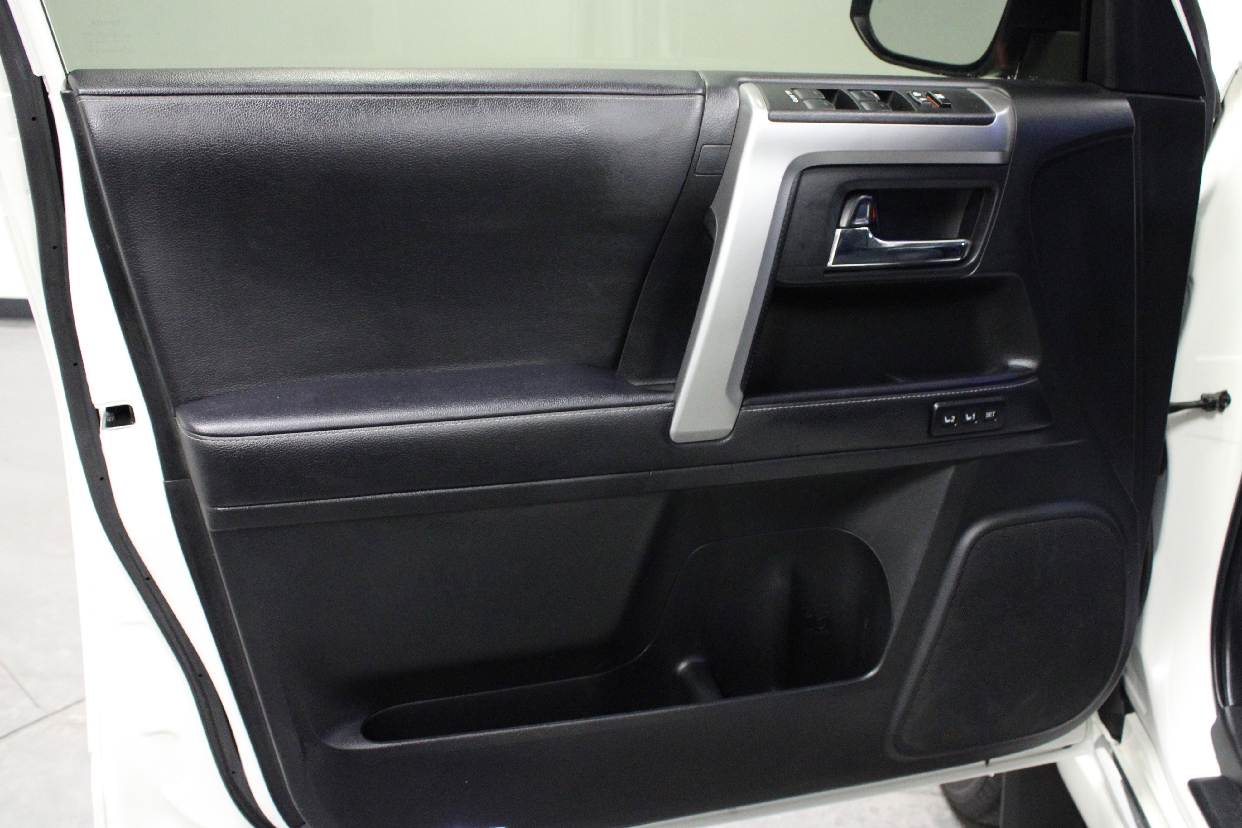 Used 2023 Toyota 4Runner Limited image 11