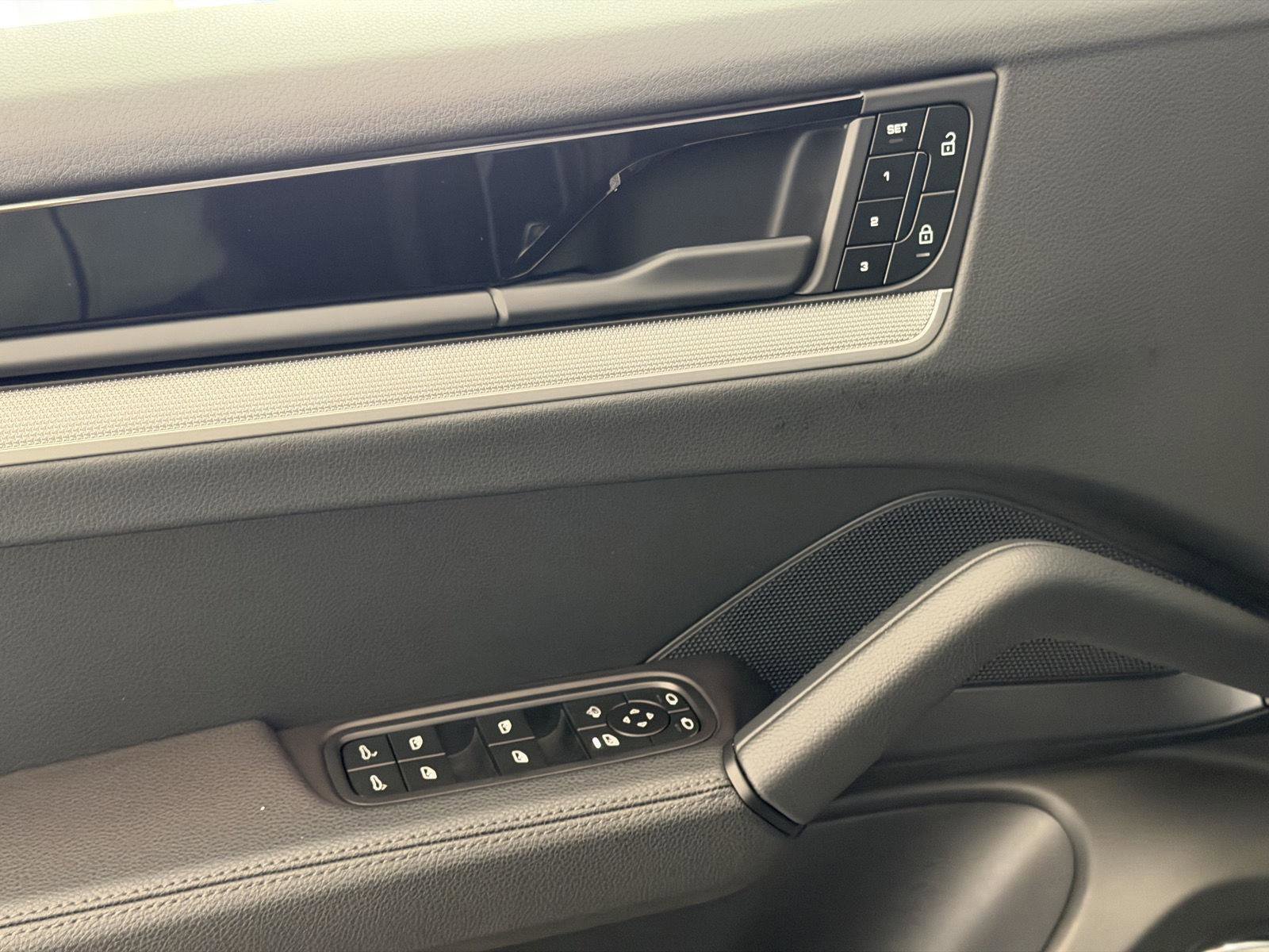 Certified 2025 Porsche Cayenne S image 14