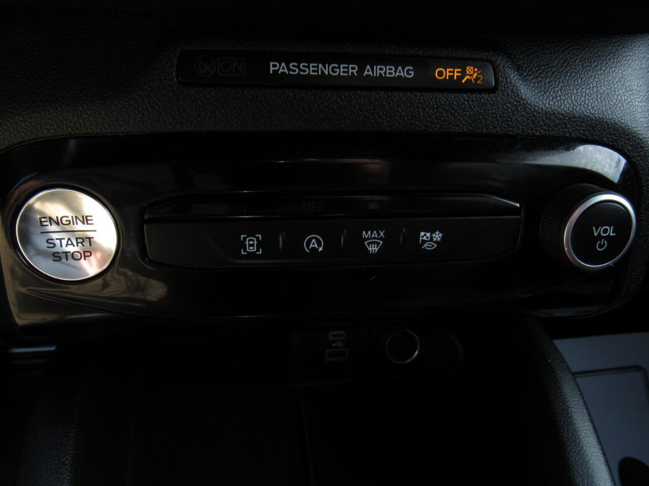 Used 2023 Ford Escape ST-Line w/ Tech Pack #1 AWD/4WD image 18