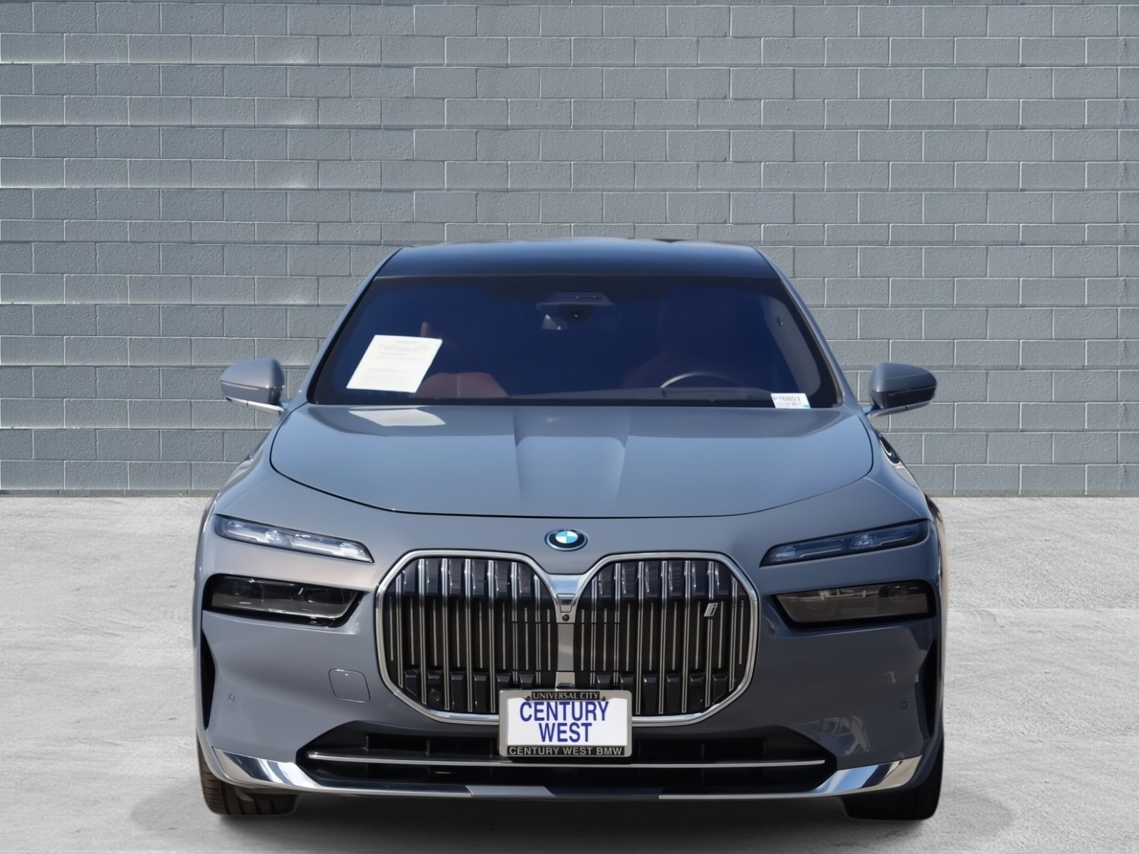 Used 2025 BMW i7 xDrive60 image 2