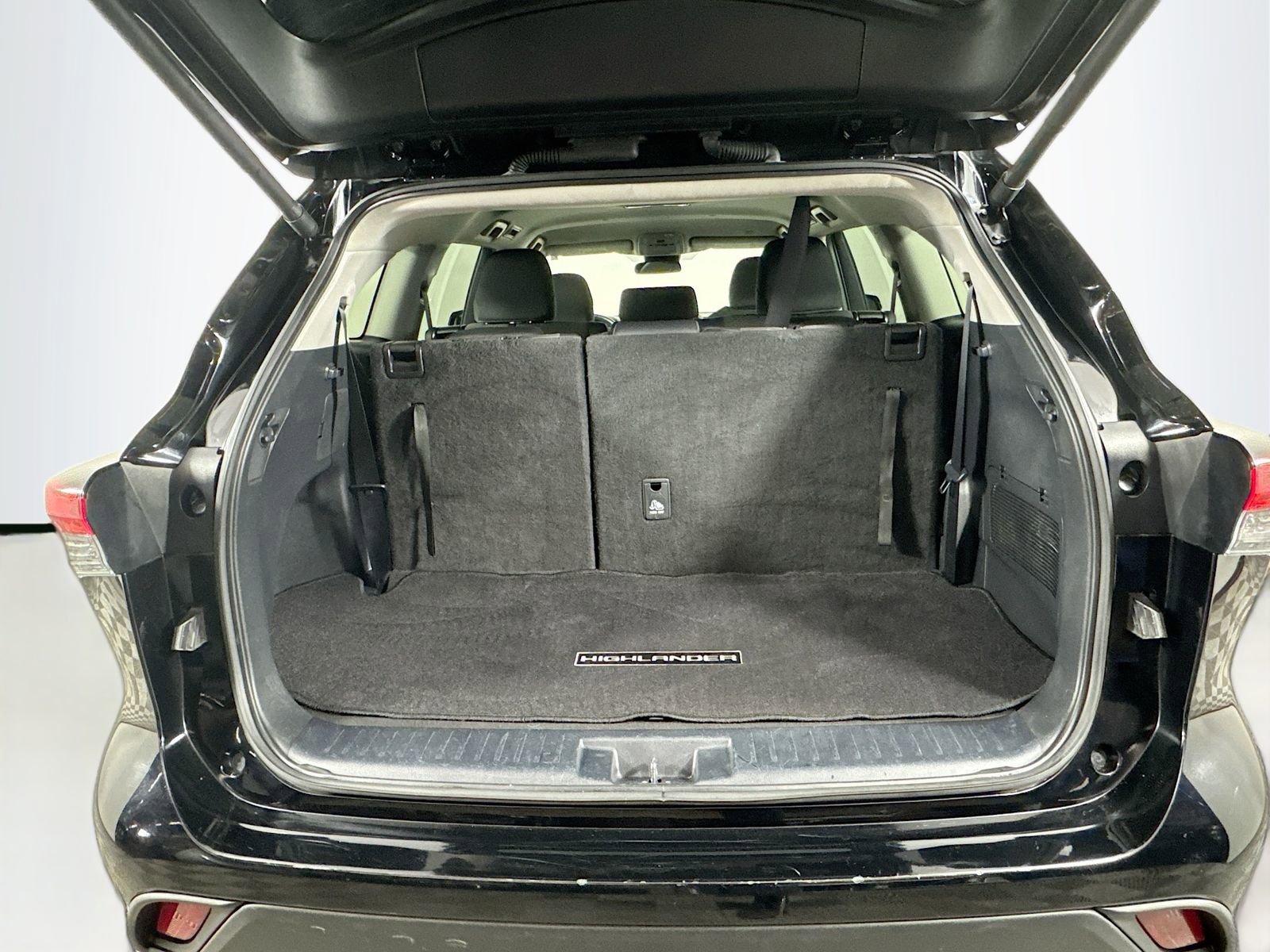 Certified 2024 Toyota Highlander LE AWD/4WD image 24