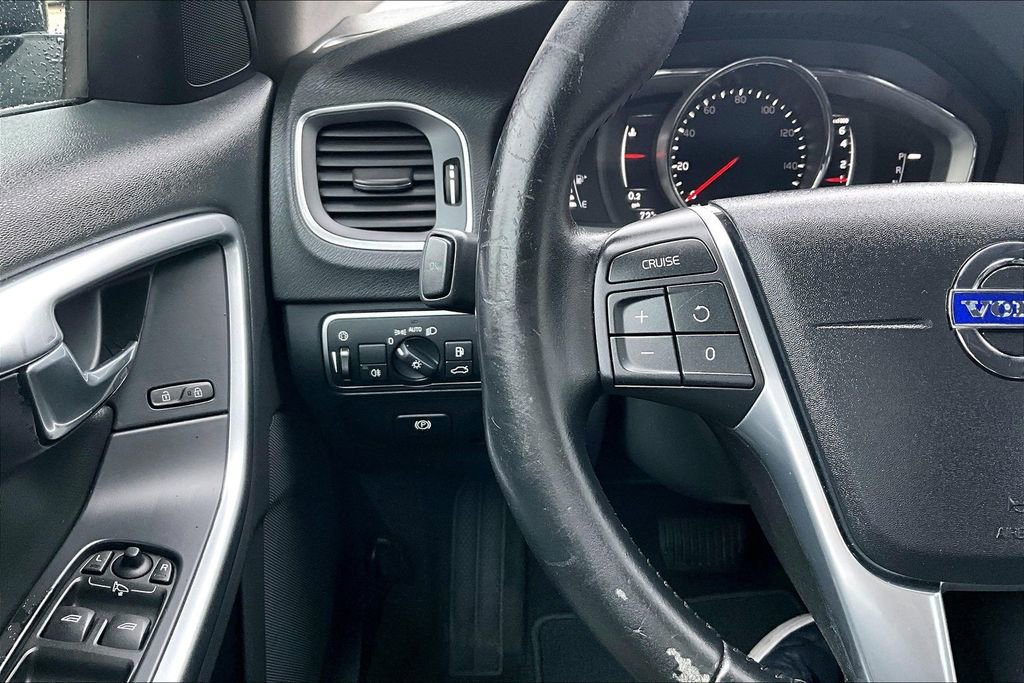 Used 2017 Volvo V60 T5 Premier w/ Convenience Package FWD image 26
