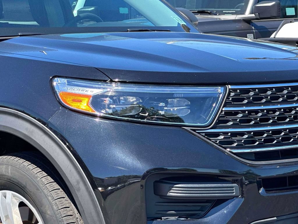 Used 2023 Ford Explorer XLT AWD/4WD image 8