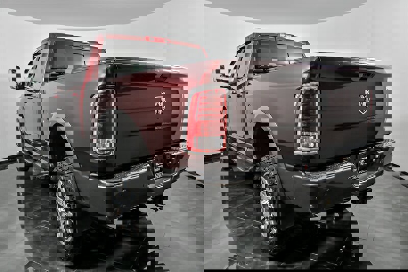 Used 2018 RAM 3500 Laramie Longhorn w/ Longhorn Southfork Package image 9