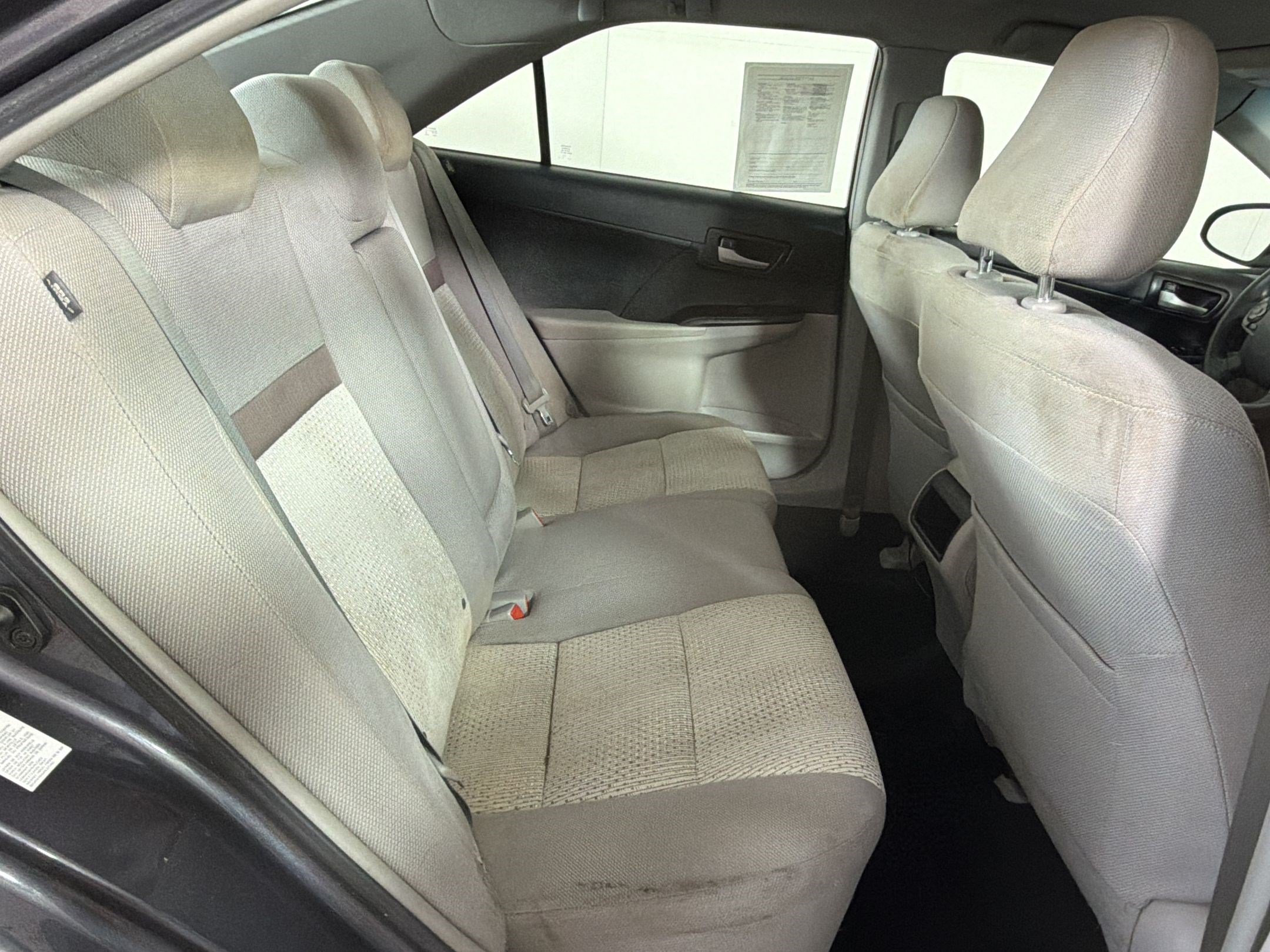 Used 2014 Toyota Camry LE FWD image 27
