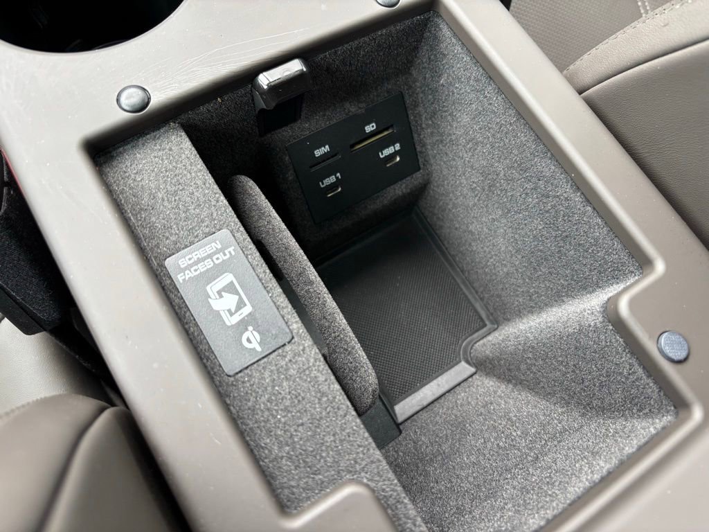 Certified 2026 Porsche Macan image 11