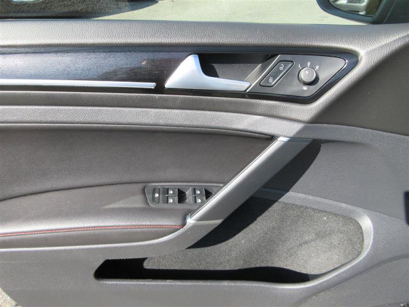 Used 2017 Volkswagen GTI Autobahn image 10