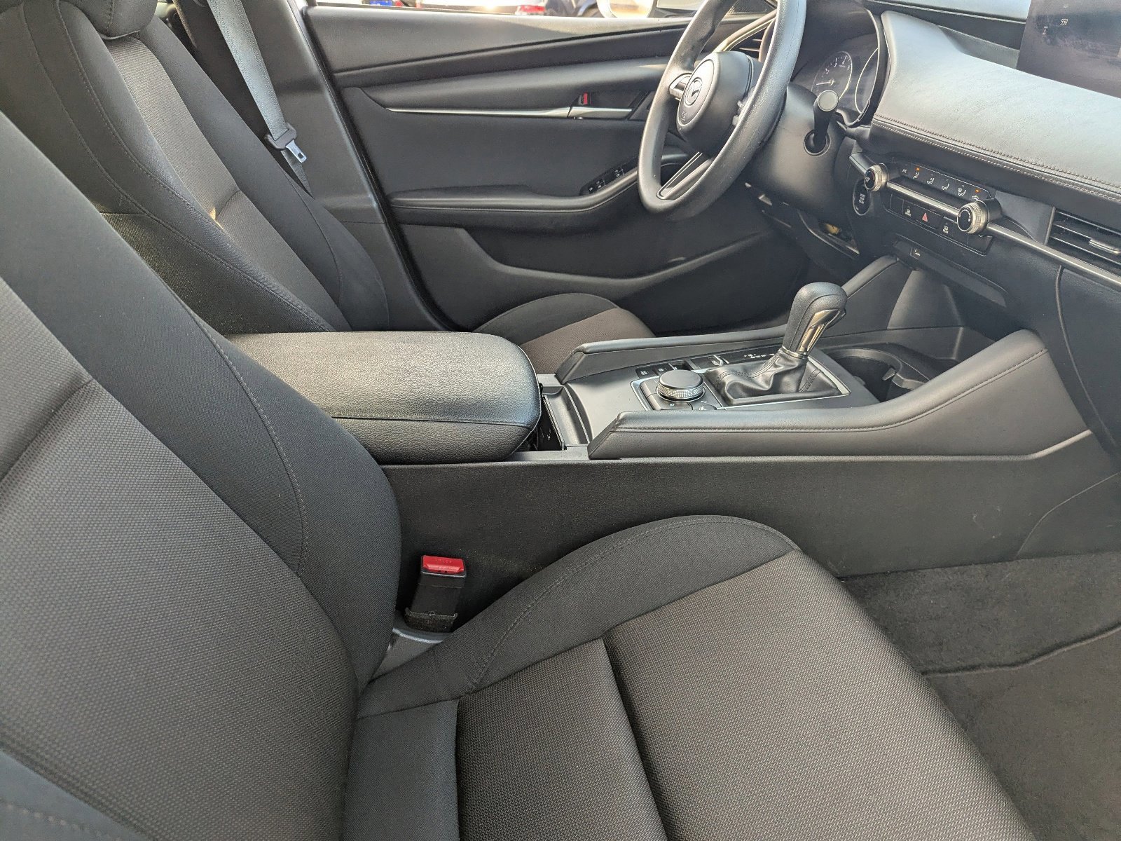 Used 2020 MAZDA MAZDA3 Sedan image 11