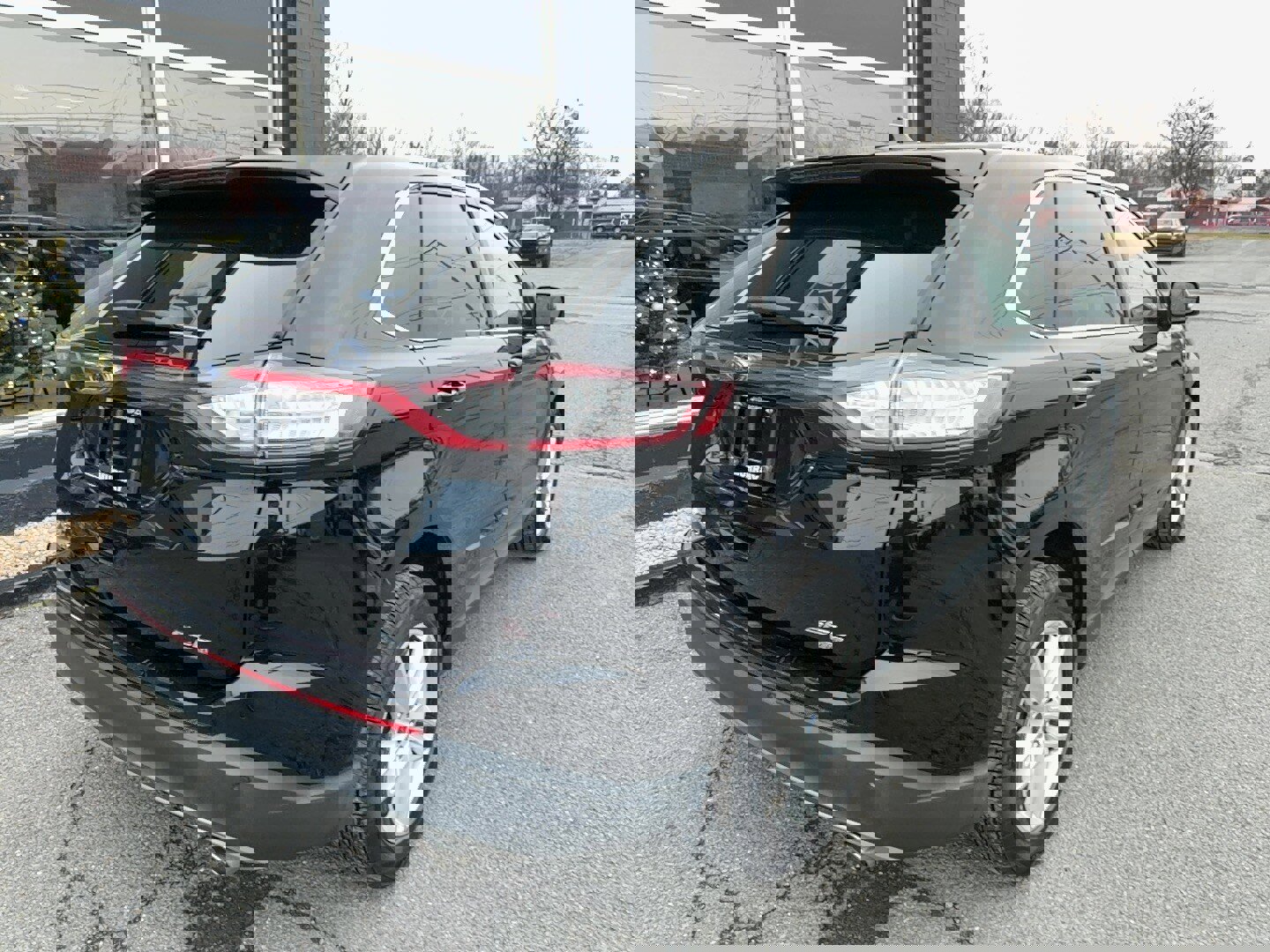 Used 2018 Ford Edge SEL w/ Equipment Group 201A image 8